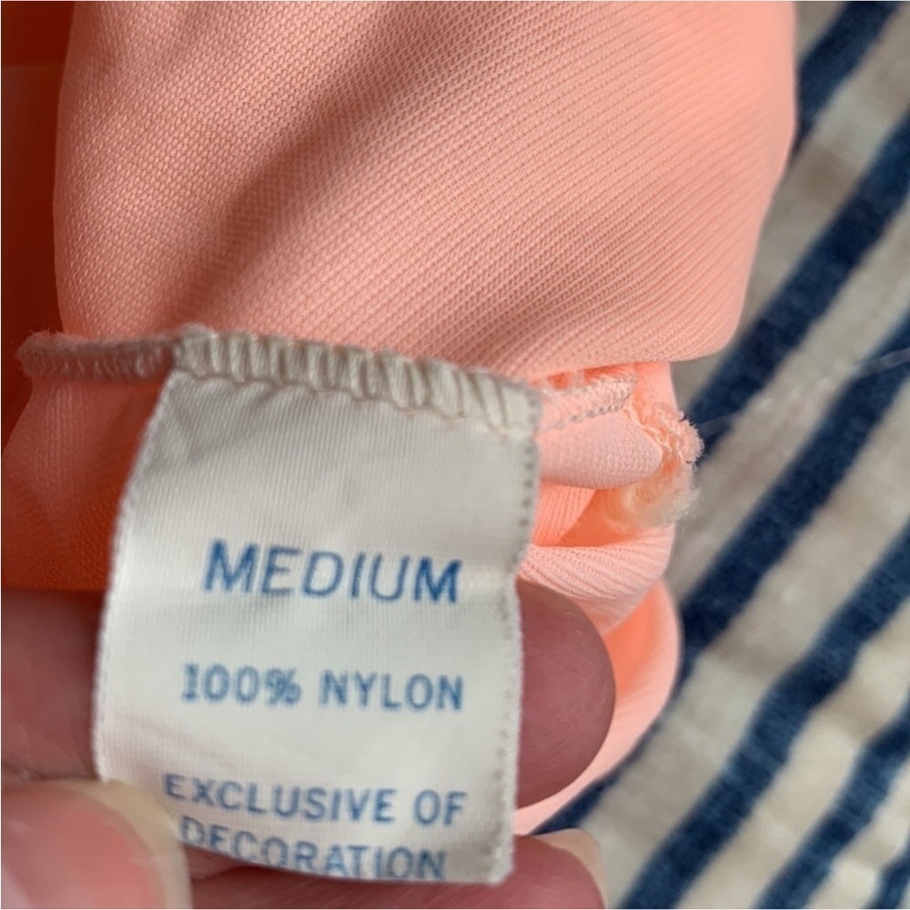 Vintage peach nylon nightgown with puff sleeves Size Medium - Picture 7 of 9